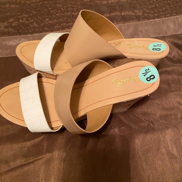 Wedge used once - Picture 4 of 5